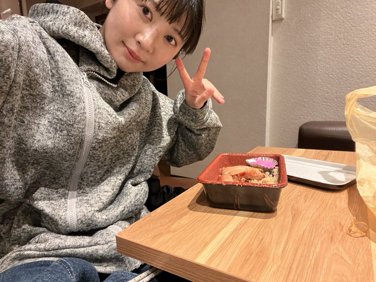 お知らせ📢

4/6 22:15〜放送開始いたしました
テレビ朝日系、ABCテレビ系
ドラマ『いつか、ヒーロー』

第一話の撮影に就活生役として参加させて頂きました。ドラマ本編はTverからもご覧いただけます。是非ご覧ください！
#いつかヒーロー 

関係ないけど同時期の写真