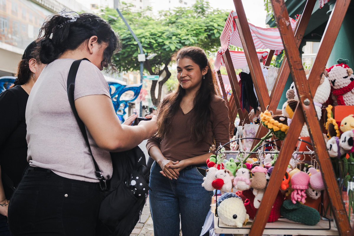 Aquiles Alvarez Henriques (@aquilesalvarez) on Twitter photo La Ruta Centro le da vida al corazón de Guayaquil. Hemos peatonalizado algunas calles con actividades deportivas, ferias y gastronomía. No solo le da un respiro a la ciudad, también nos invita a reencontrarnos como comunidad.
Más de 7.500 personas ya han sido parte de esta La Ruta Centro le da vida al corazón de Guayaquil. Hemos peatonalizado algunas calles con actividades deportivas, ferias y gastronomía. No solo le da un respiro a la ciudad, también nos invita a reencontrarnos como comunidad.
Más de 7.500 personas ya han sido parte de esta
