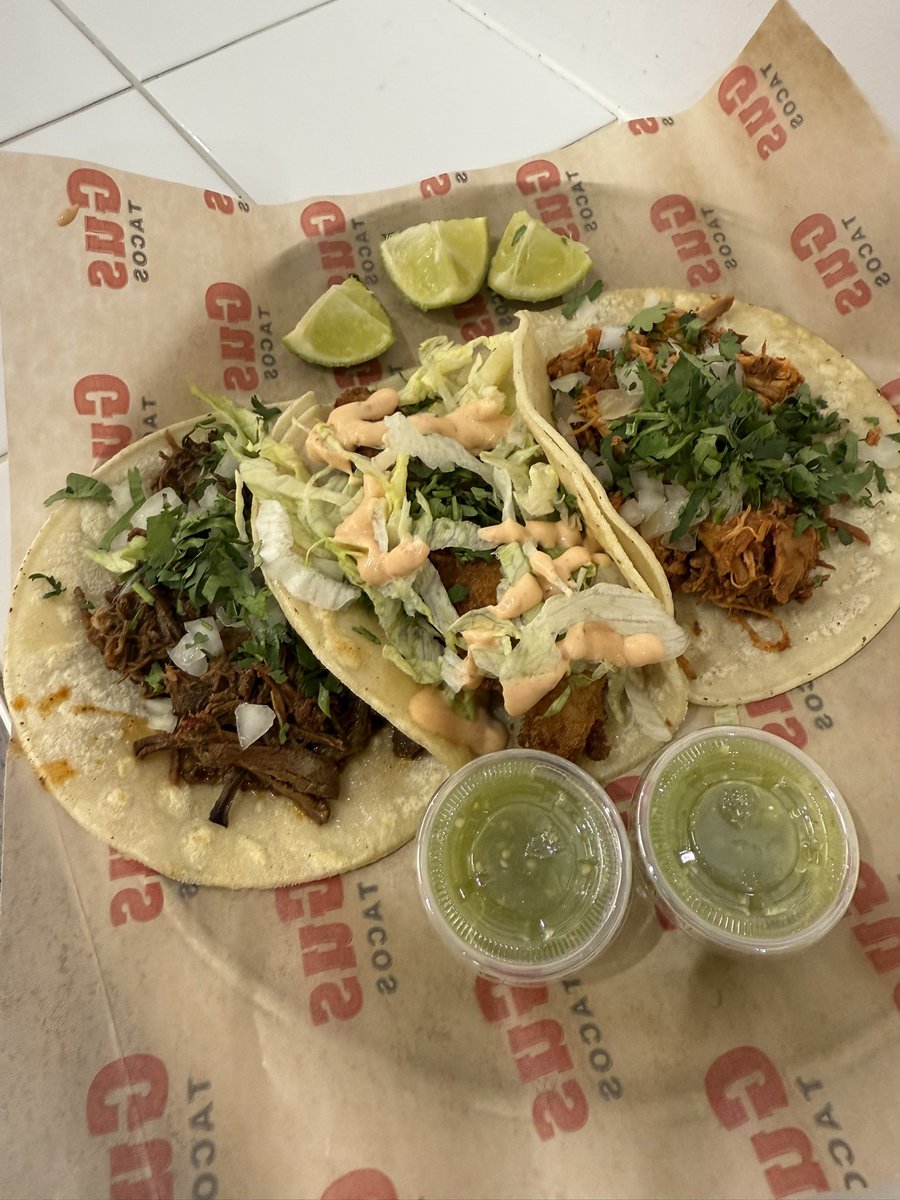 StrachanSystems's tweet image. Best thing I ate this week. Lunch at Gus Tacos on Bloor.  🌮 😋