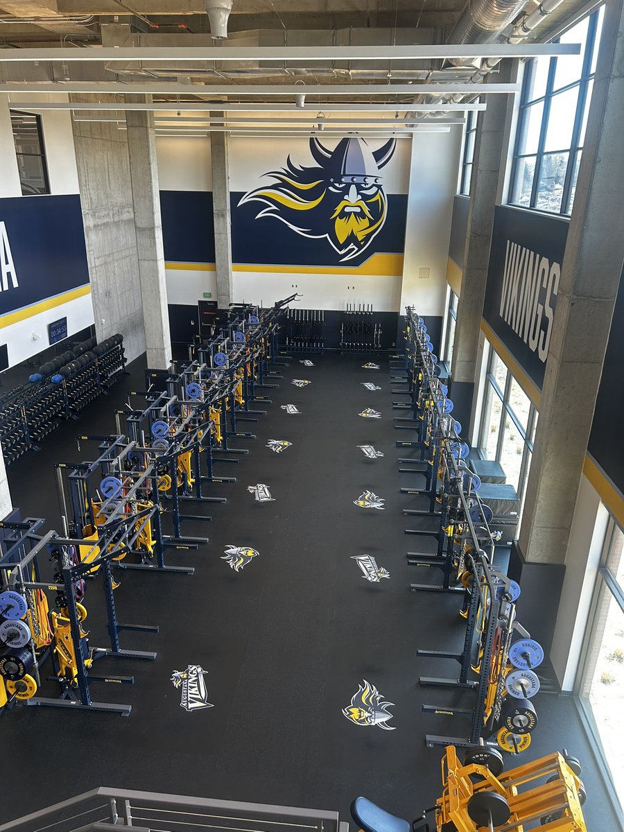 Had a great time yesterday <a href="/AugustanaFBall/">Jill Baker</a> thank you <a href="/CoachChaseKing/">Chase King</a> for having me out! <a href="/CoachBKearsley/">Brayden Kearsley</a> <a href="/coachscholten/">Kelly Scholten</a> <a href="/CoachOJ_/">Jerry Olszewski</a>