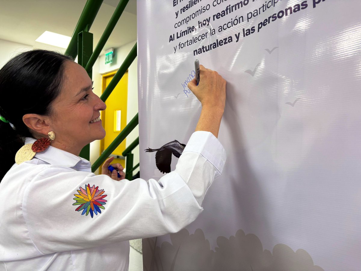 JimenaPuyana's tweet image. En zona rural de Ayapel nos reunimos con los liderazgos comunitarios e institucionales de la red de restauración de La Mojana conformada por + de 80 organizaciones que despliegan capacidades en 330 comunidades.Afianzamos nuestra alianza, pensamos en el
futuro y compartimos ideas