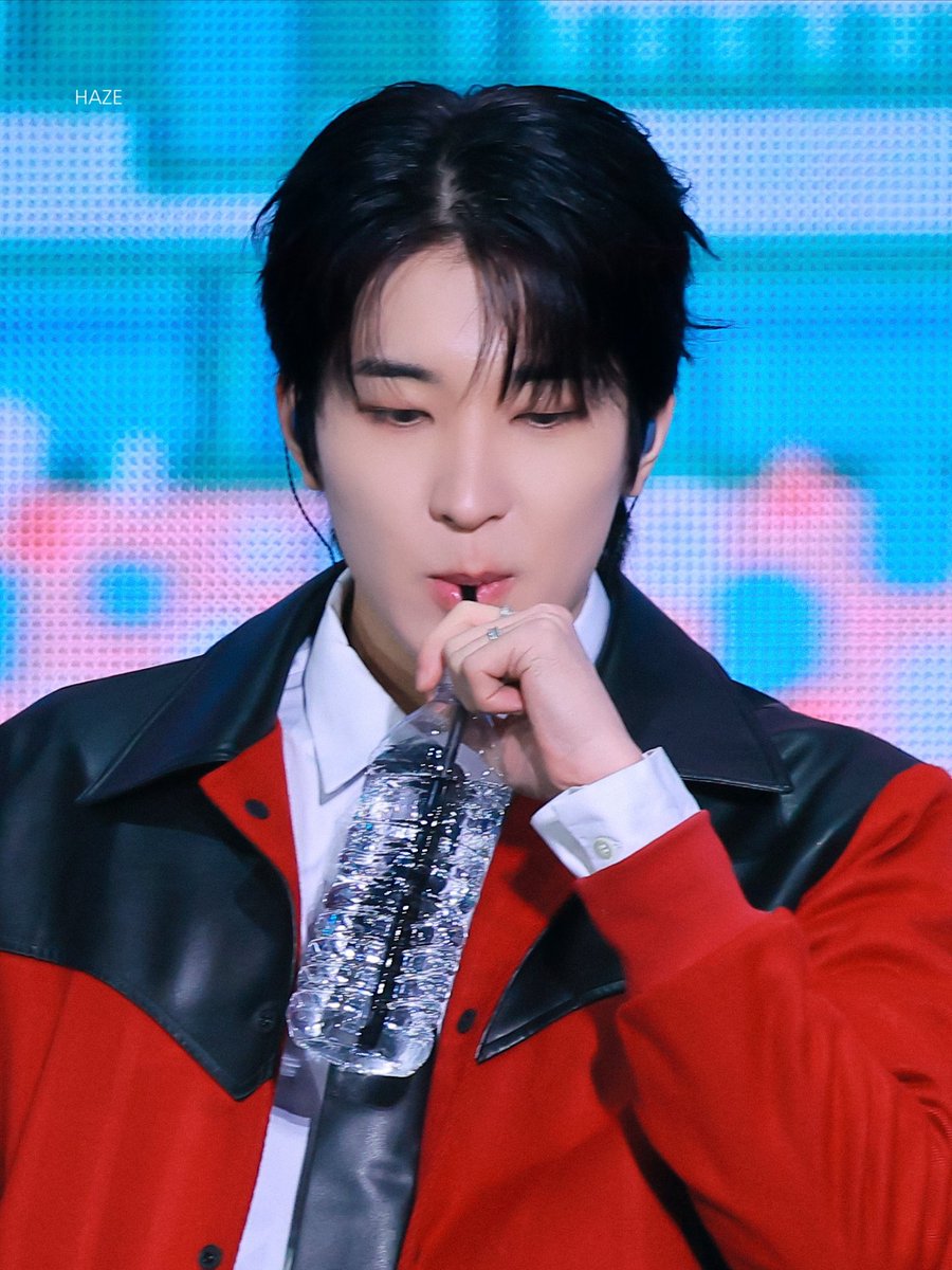 ๐๐๐๐ tweet media