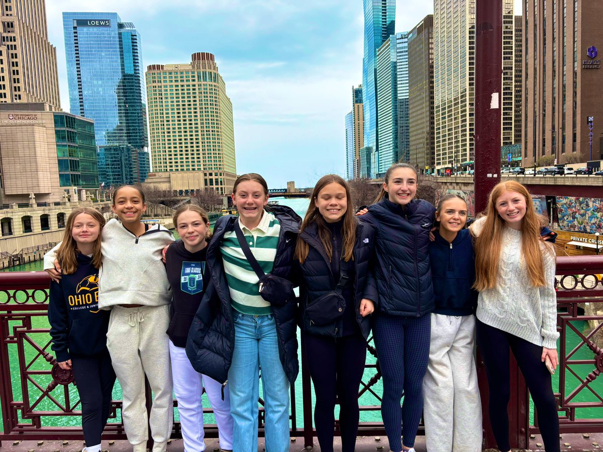 TimCarpenter84's tweet image. The Ohio Elite SA girls played up in Crown Point and at Valparaiso, winning both games! Spent quality time in Chicago together taking in the city, eating pizza, and loving life! Great group of girls and parents!