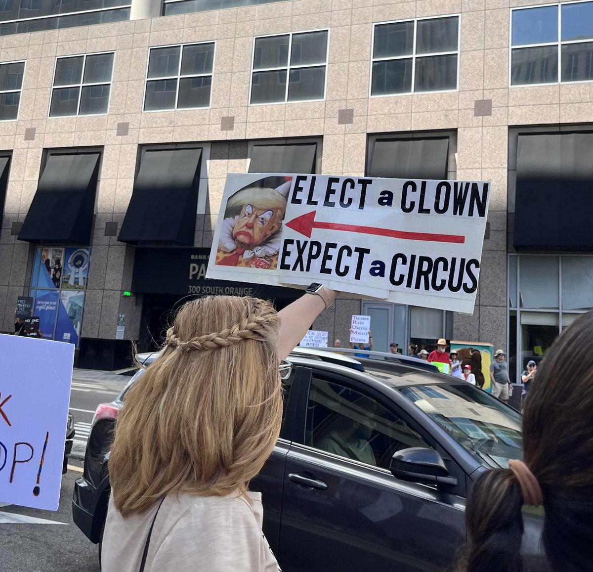 MsB0069's tweet image. What better to do than be out in the FL 90° heat, nothing!!!
#HandsOff #HandsOff2025 #DemocracyWins #HandsOffOrlando #FightForDemocracy