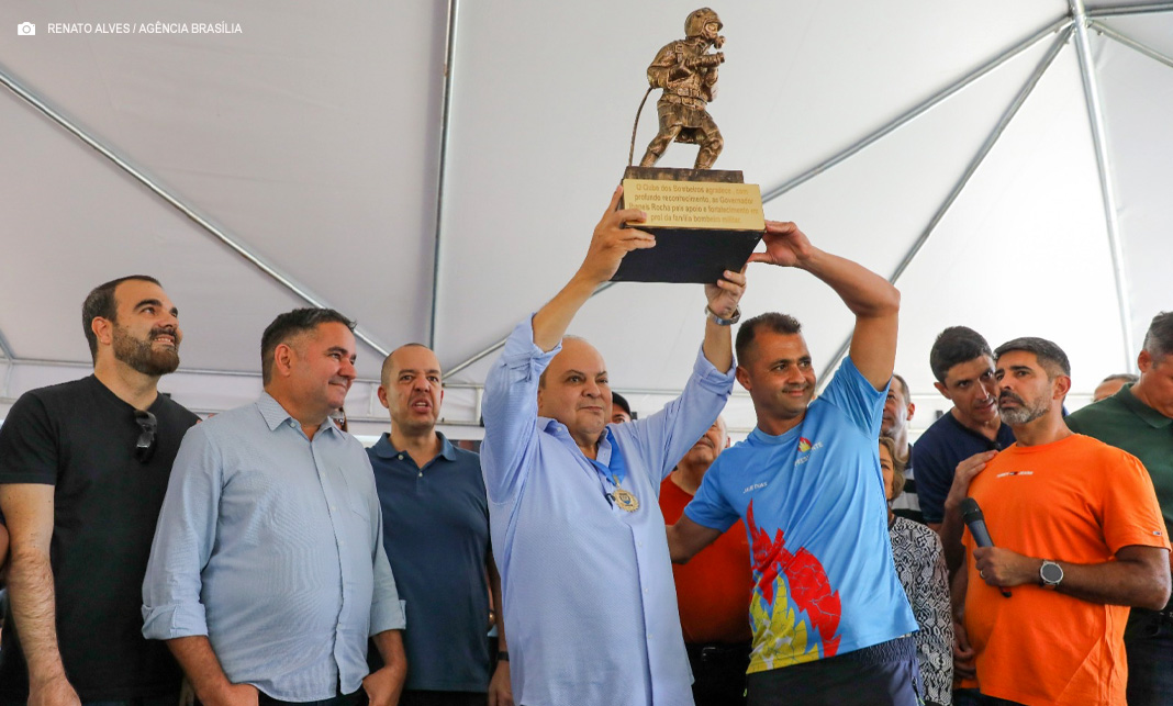 PDNewsBR's tweet image. Ibaneis Rocha anuncia novo concurso para os Bombeiros

politicadistrital.com.br/ibaneis-rocha-…

#BOMBEIROS #BOMBEIROSMILITAR #CBMDF #CONCURSO #CONCURSOPúBLICO #IBANEIS #IBANEISROCHA