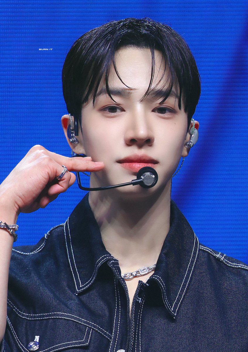 BURNIT0330's tweet photo. 250301 이기광 개존잘 잘생긴거 봐줘 제발 월요병 퇴치에 꼭필요한 짱미남 힐링캐쟈나

#하이라이트 #비스트 #이기광 #HIGHLIGHT #LEEGIKWANG #GIKWANG @900_330 https://t.co/weDHVRZtoP