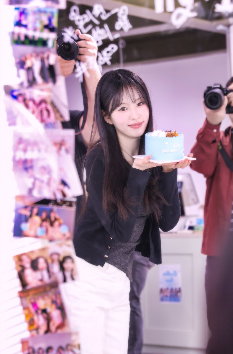 250404 3주년 
#ILY1 #아일리원 #アイリーワン 
#Hana #하나 #はな  

3주년 축하해~
