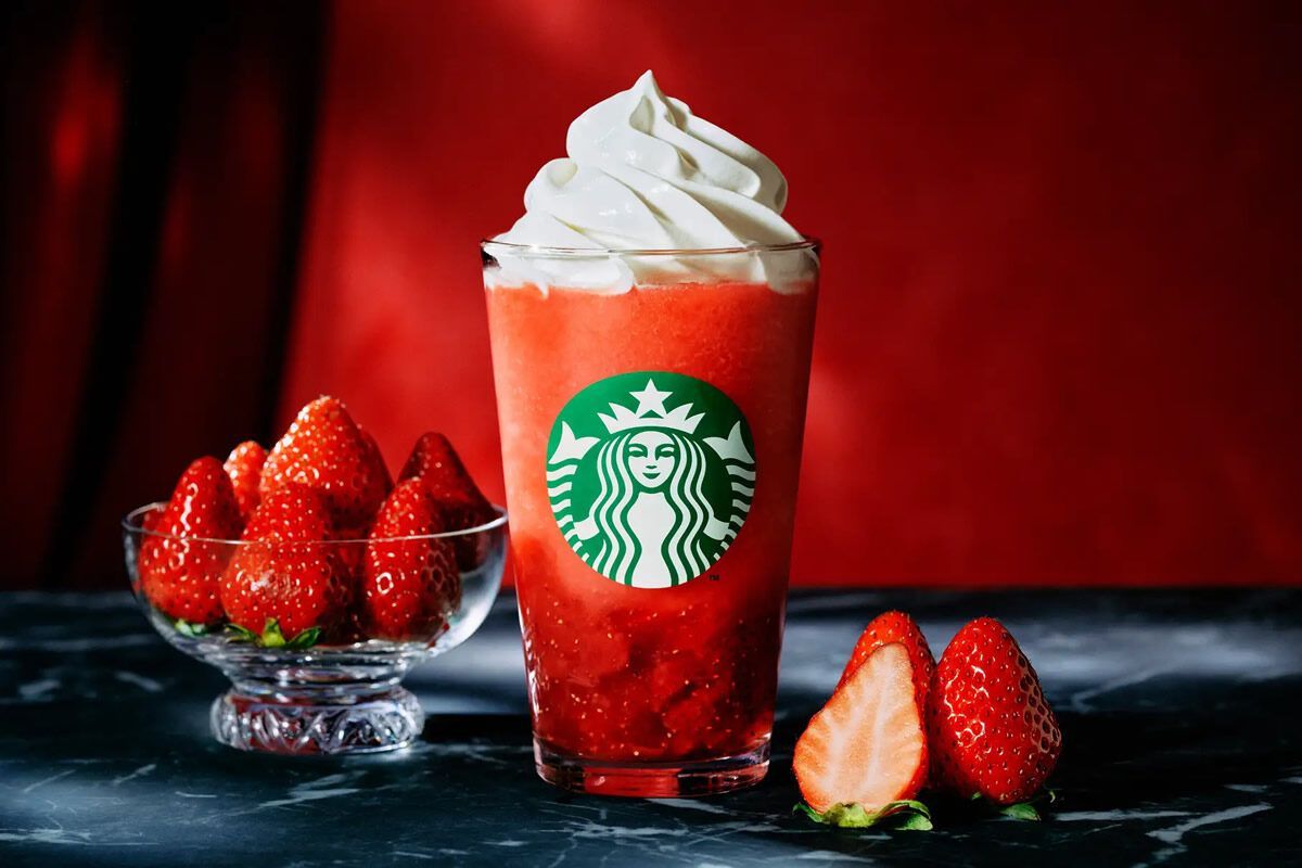 event_checker's tweet photo. 4/9(水)-5/27(火) スターバックスに「THE 苺 フラペチーノ」登場。"いちごを超えたいちご体験"を堪能できるサマーシーズン第1弾フラペチーノ→https://t.co/RmvFGzw2Oo https://t.co/WFQ2mtMwJ3