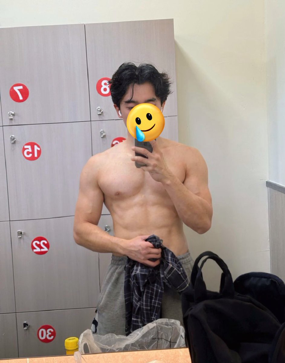 Melancholy97517's tweet image. 最近天天在各个找片问一部片，全都无功而返，感觉他们全是骗人的
#健身博主 #健身房 #健身肌肉男