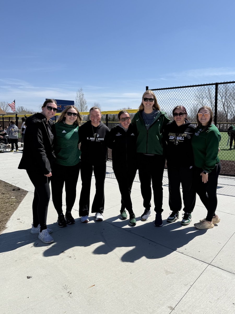 Old Beavs supporting current Beavs! S/O to our alumni who came out &amp; supported from near and far today. 

Ft. our 2023 group — Brings back great memories! 

@kylad1111 ‘23
@stephgferg ‘24 
@lizzieschwenn ‘24
<a href="/stellaaad123/">stella dolan</a> ‘24
<a href="/ashley/">Dr Ashley Tan</a>.herold ‘23
<a href="/johnnaseriano/">Johnna</a> ‘25
<a href="/efritz/">Elliott G. Smith</a>.27 ‘23
