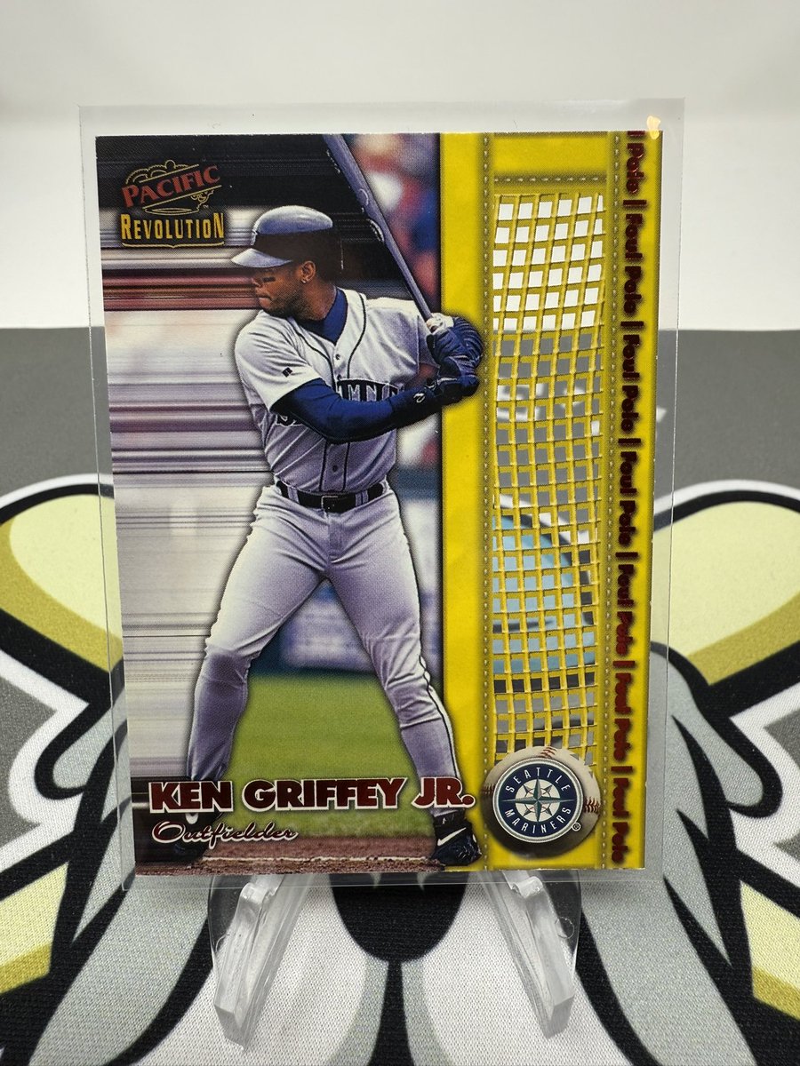 353

#BaseballMania Night 5

1997 Pacific Revolution Foul Pole Griffey

$35

Please see pinned tweet for shipping!