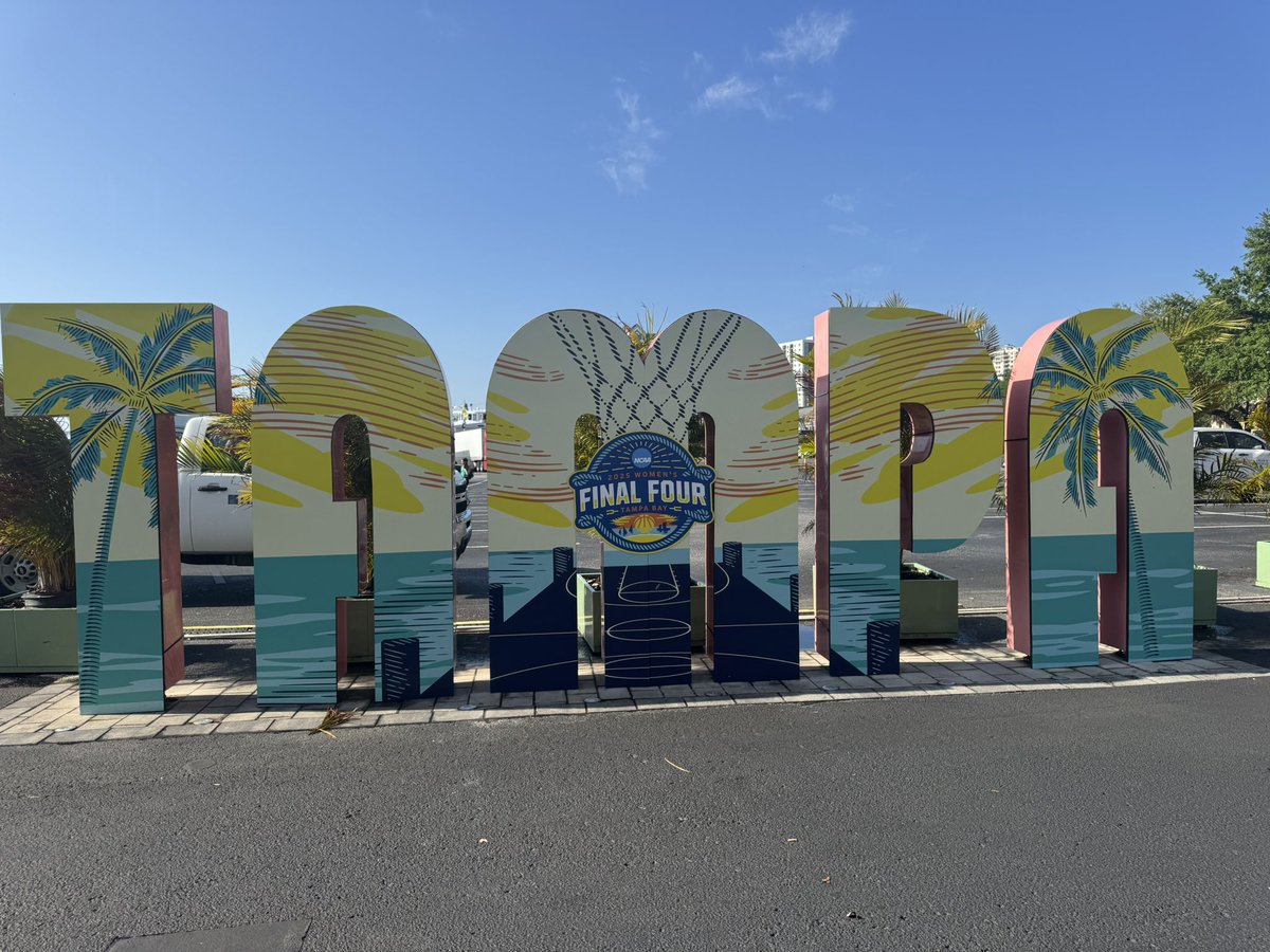 Lauren Macer tweet media