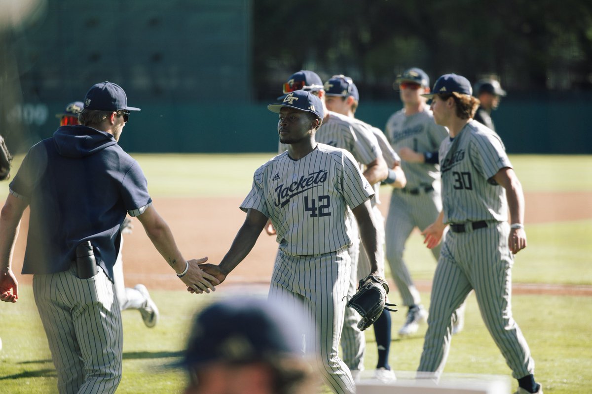This weekend, the Yellow Jackets became the first team from east of the Rocky Mountains to EVER sweep a series of at least three games at Stanford. 

Stanford has been playing baseball since 1892.

#StingEm🐝 x #WreckHavoc