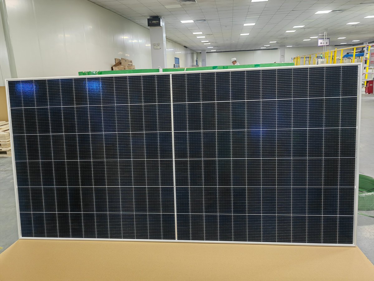 XiumeiZ50112's tweet image. 🇺🇸 Beat Solar Tariffs with LA Stock!
NUUKO POWER | UL/Fire Class 1 Certified
✅ LA Warehouse → 48h door delivery
✅ 355W-700W Custom Modules
✅ 12-Yr Warranty + 30-Yr Output
DM for tariff-proof quotes ⚡
👉 nuk70@nuukopower.com
#SolarTariffs #USALocalSolar #ULCertified