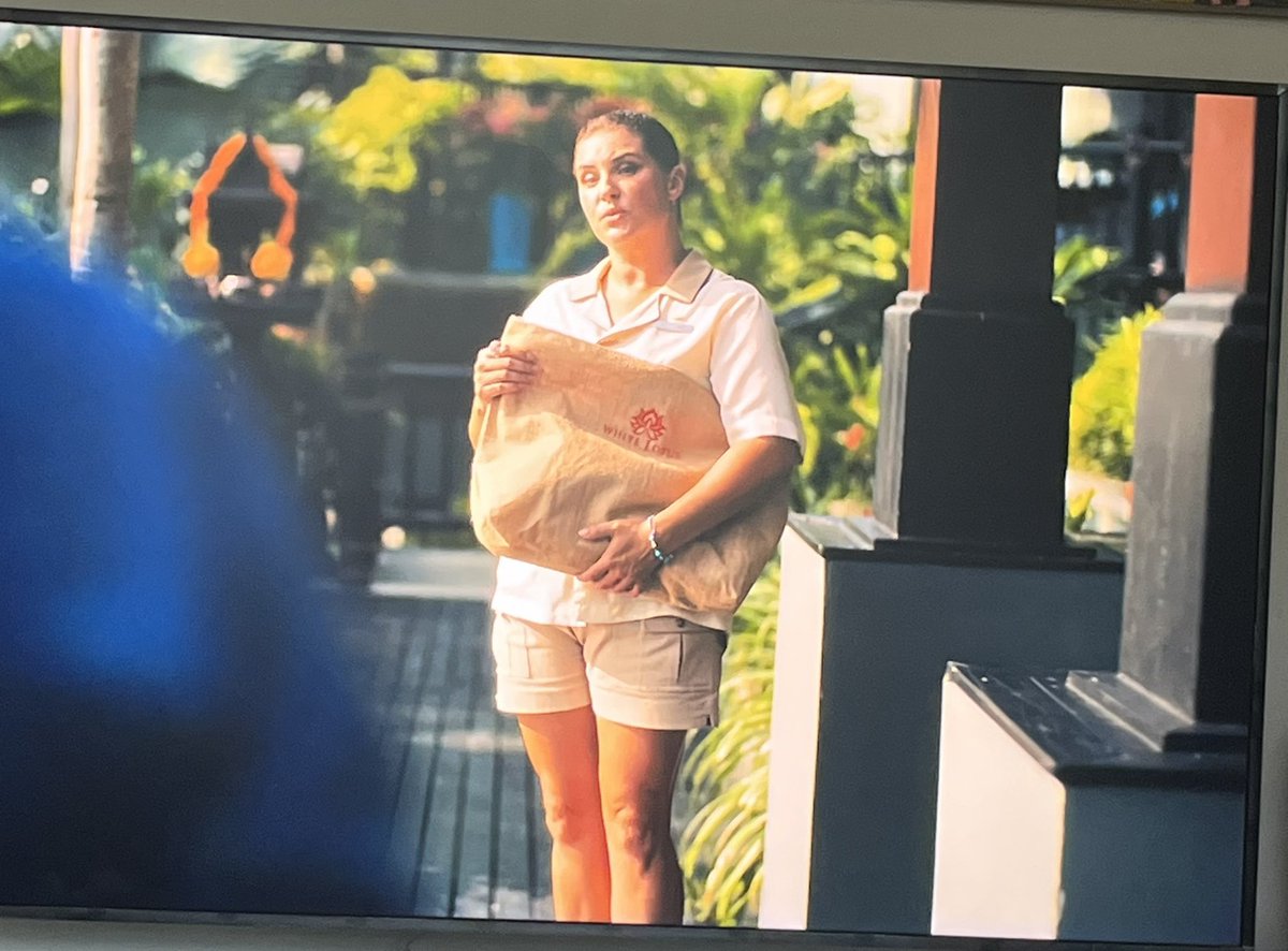 The irony of preaching detox and then telling him how to straight poison his arse. #WhiteLotus