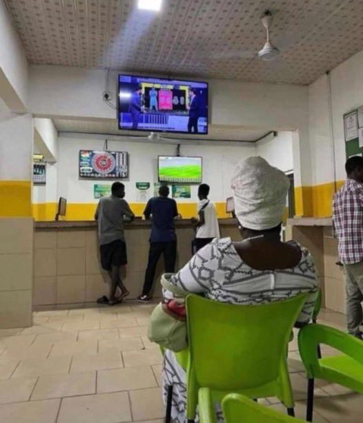 pablo mama dey play Sporty bet😂
