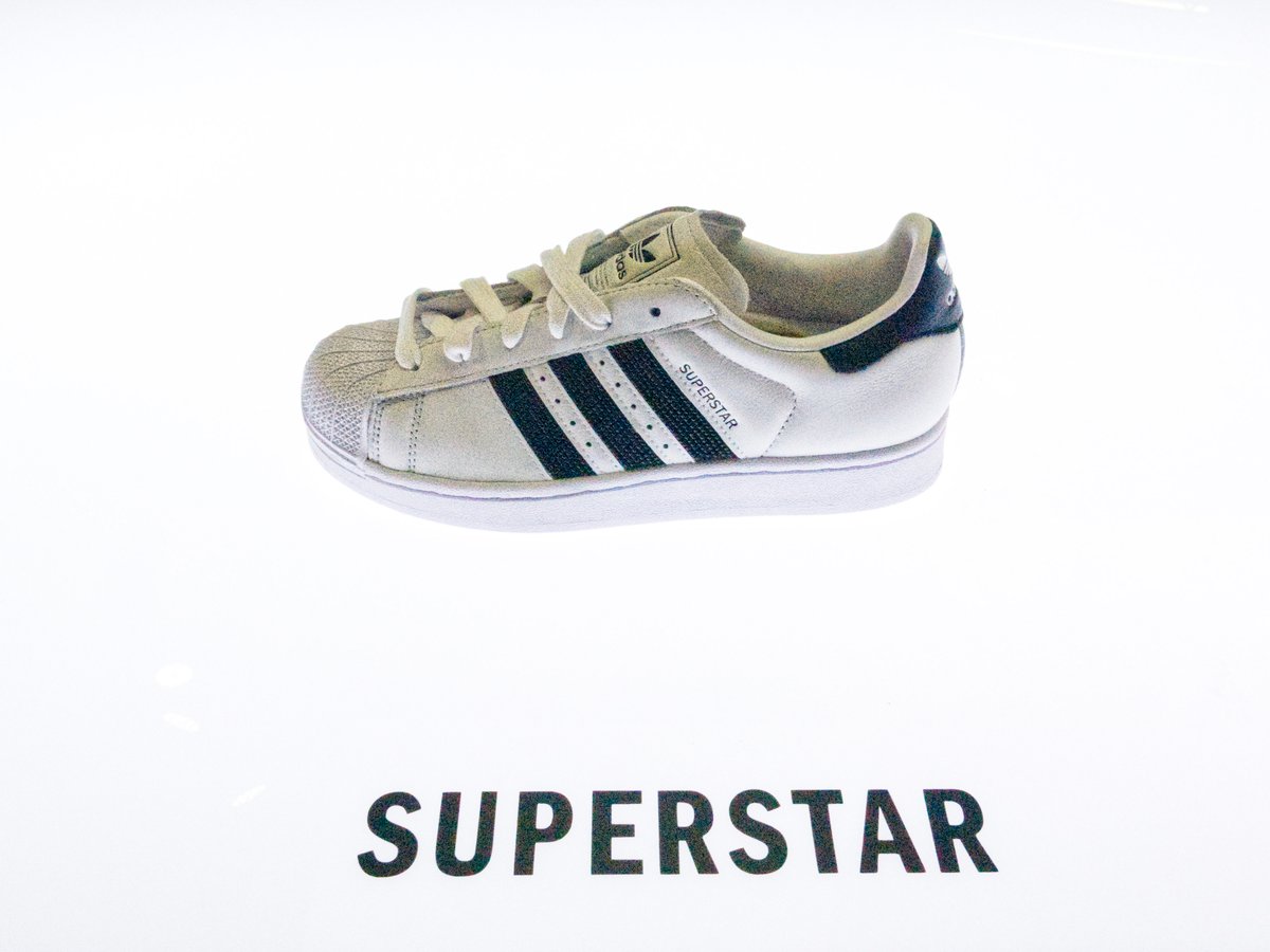 MorteJude's tweet photo. @chriz31_07 Just an #AdidasSuperstar #sneaker , from an #Adidas store in Makati City, #Philippines 🇵🇭
Enjoy, Chriz 📷

#Photography #anypicture https://t.co/XOaHku7T4X