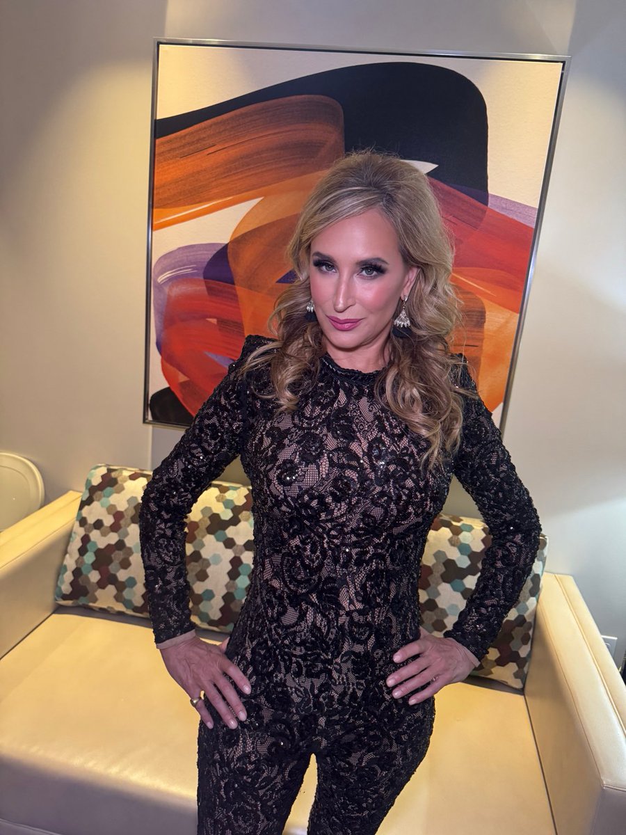 SonjatMorgan's tweet photo. About last night #philly. I love the hair and makeup 
Hair ⁦by Marks sister 
Make up ⁦@Marksileo1⁩ https://t.co/XiuPCPsZZs