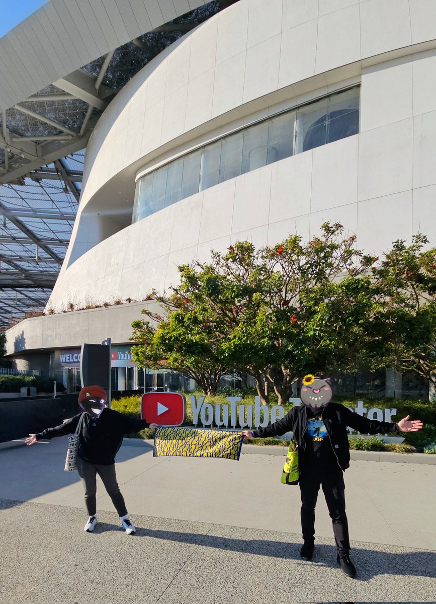 himawaricopter's tweet image. Seeing Yonezu Kenshi live!!! First time for me! 🔥🤩

#米津玄師2025TOUR_JUNK
#米津玄師2025TOUR_JUNK_LA