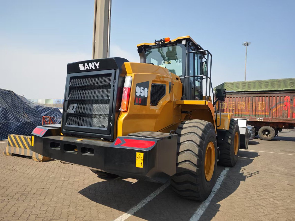 LeenaLi9998's tweet photo. Brand new SANY wheel loader
Ready to ship https://t.co/NBqD5A9Wel