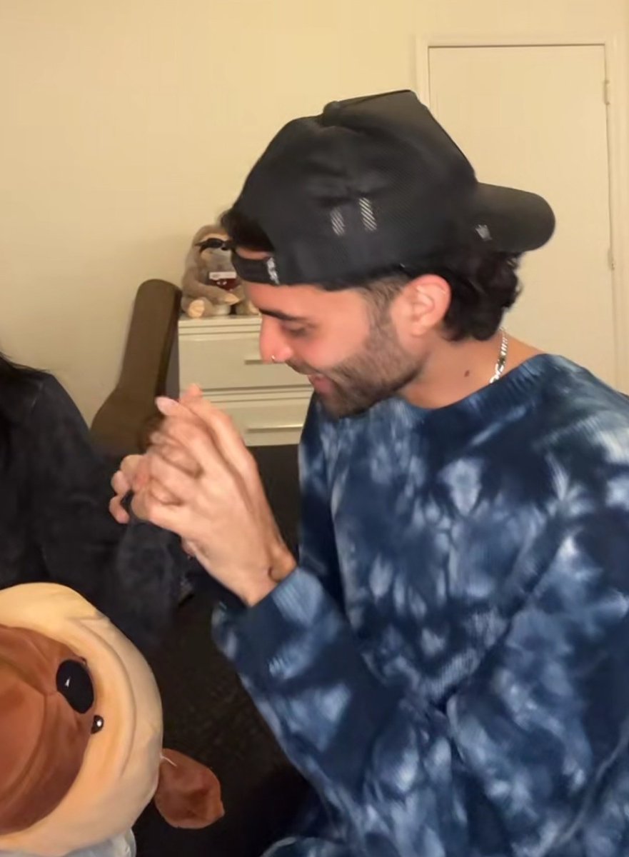 Er tuvo la confianza de mostrarnos un lado suyo que jamás había mostrado antes, no sabes lo feliz que nos hace verte tan feliz junto a ella, gracias por compartir este ratito con nosotras y gracias a Pau por siempre estar ahí para ti en todos los momentos importantes 🤍