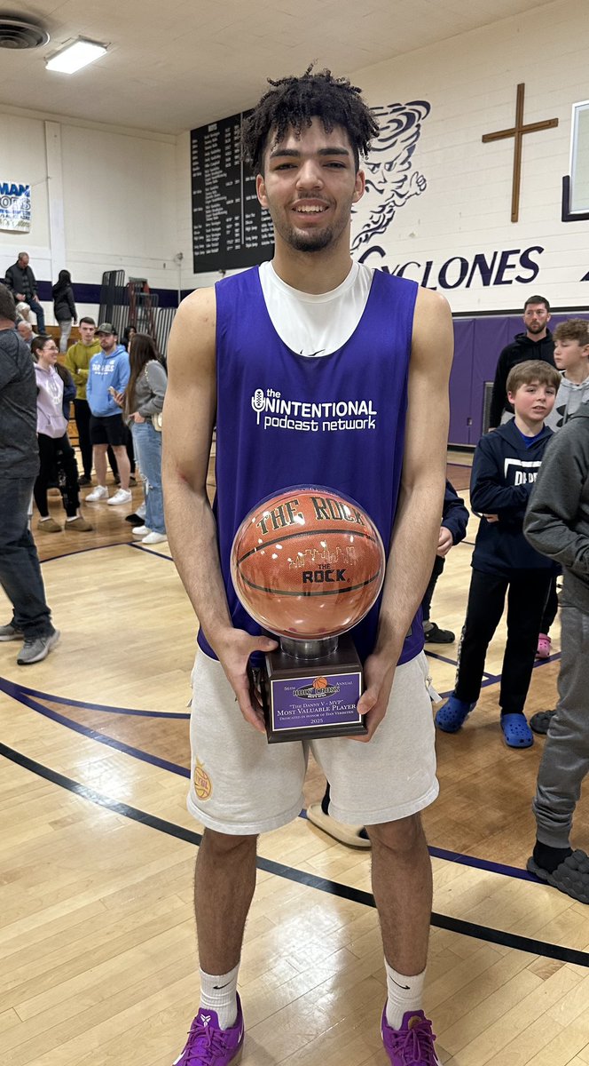 “The Danny V. - MVP” Award for the 56th Annual Holy Cross Men’s Open Basketball Tournament went to Xzavion Mitchell from The Unintentional. 

Congratulations, Xzavion! 

🏆 #hcmo #56thannual