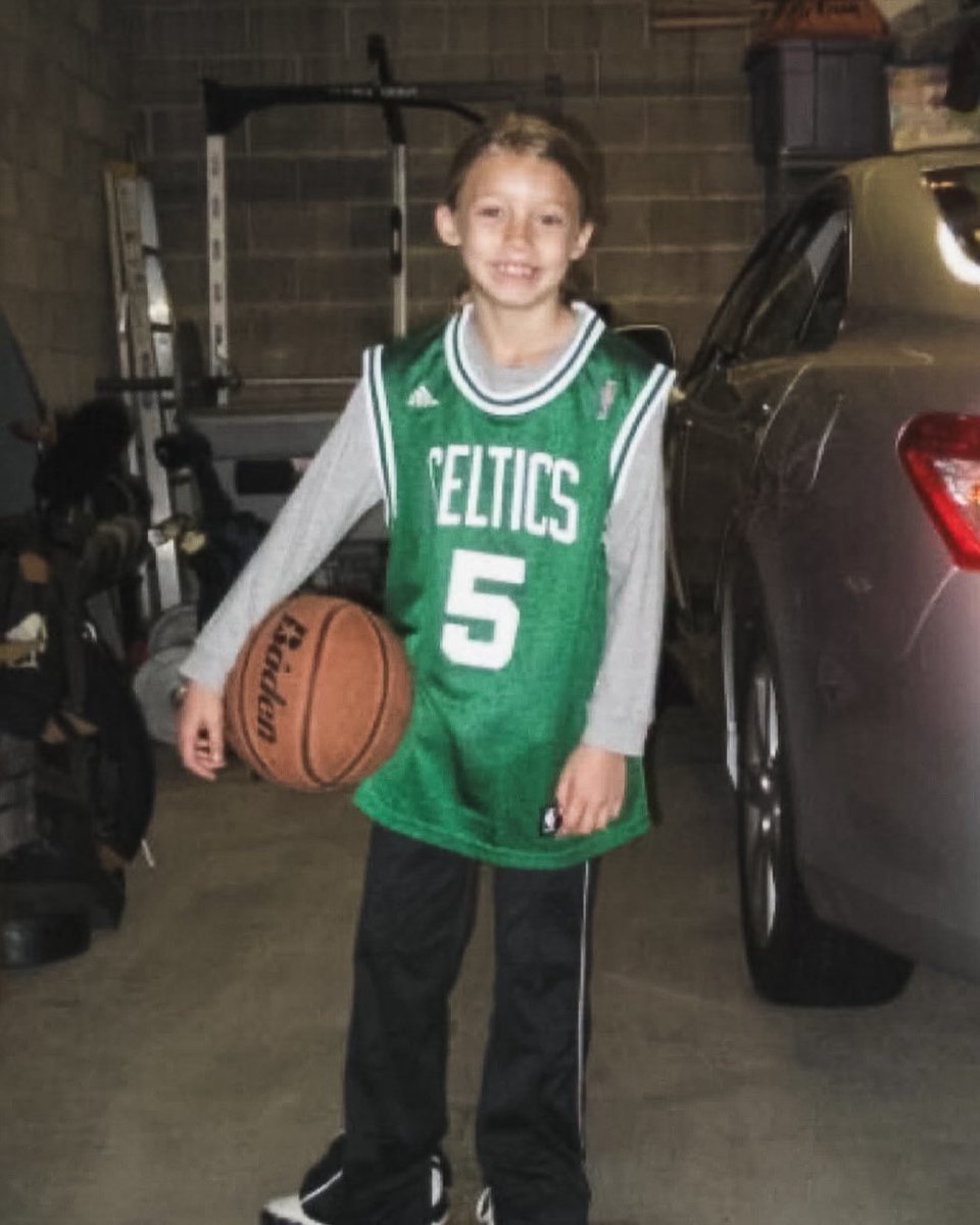 Boston Celtics (@celtics) on Twitter photo Congrats to Paige Buckets and the champs <a href="/UConnWBB/">UConn Women’s Basketball</a> 🏆☘️
📸 <a href="/paigebueckers1/">Paige Bueckers</a> Congrats to Paige Buckets and the champs <a href="/UConnWBB/">UConn Women’s Basketball</a> 🏆☘️
📸 <a href="/paigebueckers1/">Paige Bueckers</a>