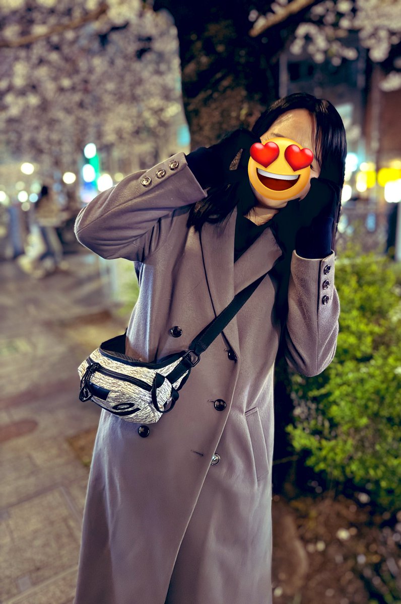 先日家族と夜桜してきました🌸🌸
外で食べる焼きそばって美味しいですよね😋