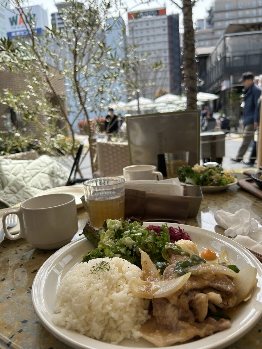 cCR0lUaiuFlykr9's tweet image. #KNEADERS CAFE BAR GRILL