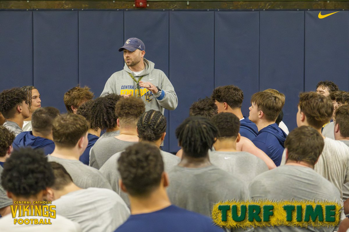 2️⃣0️⃣2️⃣5️⃣
1️⃣st TURF TIME ✅️
BIG ⏰️Energy 💯😤
⚔️Iron Sharpens Iron⚔️
#MenofCentral #RollVikes
