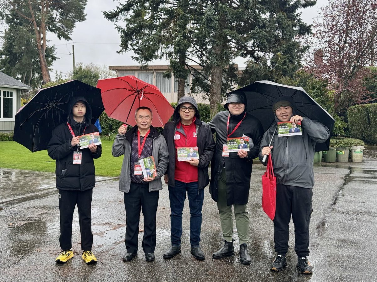 WilsonMiaoRCM's tweet image. Rain or shine, Team Miao is knocking doors in the neighbourhoods. Your support matters—join the effort by filling out the form at wilsonmiao.liberal.ca/volunteer/

Canada Strong. 🍁

#WilsonMiao #RichmondCentreMarpole #Elxn45 #CanadaStrong
