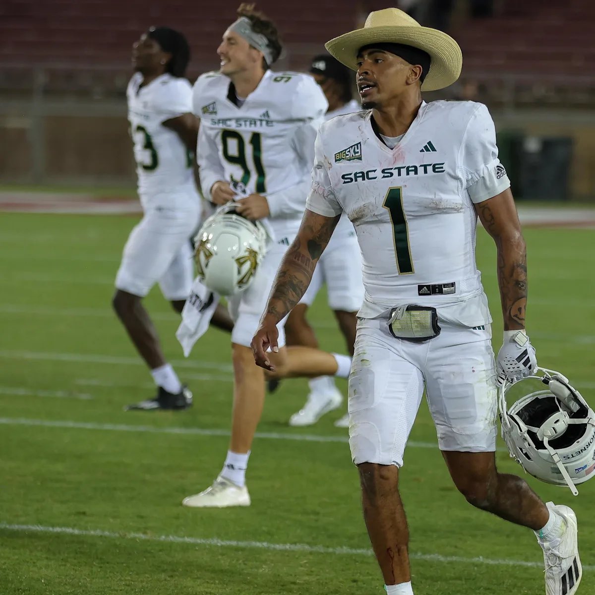 Landon_P4's tweet image. Extremely blessed and honored to have received my second division one offer from Sacramento State University!!🟢⚪️ #gohornets #agtg 🙏🏾 @BrennanMarion4 
@CoachKMerch @coachapatterson @CoachSidKrish @GMSacStateFB @CoachDReakes @MrY2thab @muraco_lhs @BrianDohn247 @BrandonHuffman