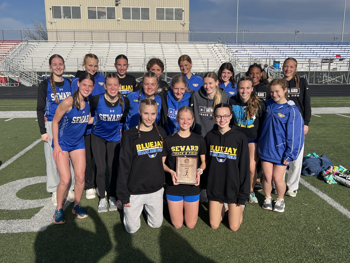 The Seward Girls track team was Runner-up and the Boys placed 4th at a very tough Norris Titan Invite on Thursday. Great Job, Jays!
#sewardjays