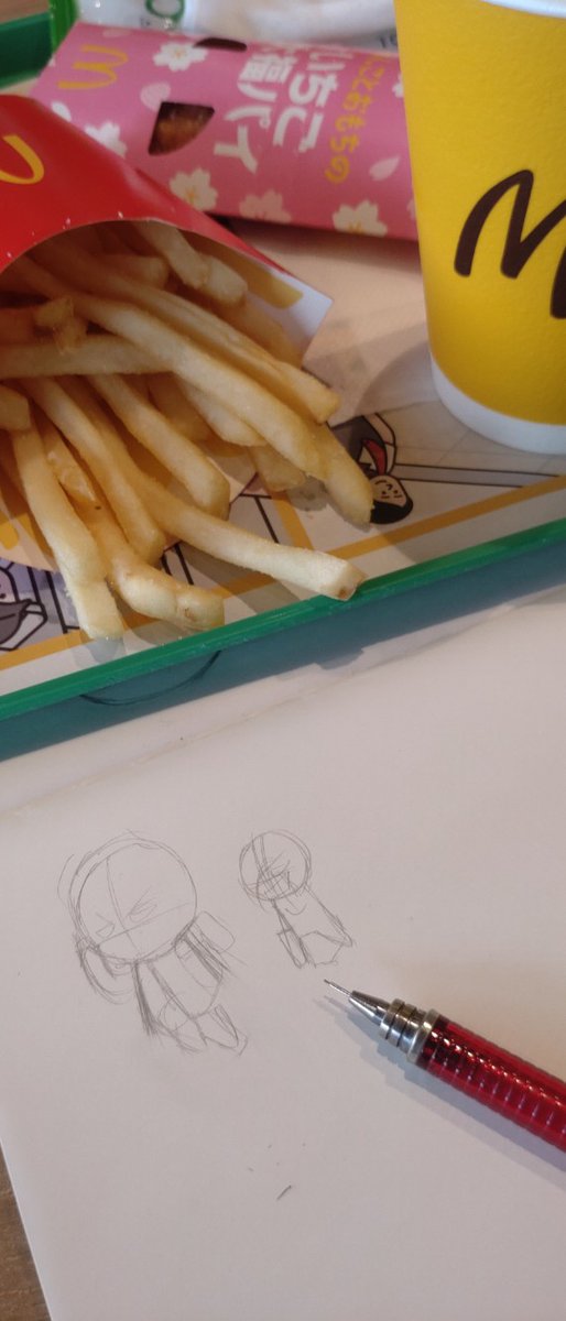 siko49g's tweet photo. かつてはマック食べながらお絵描きを友人としてたっけな…楽しい時間だった！
今は描く友人が減って外で描かなくなったけど久々に(1人で)楽しい時間過ごしてる！
穴場なんよな〜ここ(⁠*⁠´⁠ω⁠｀⁠*⁠) https://t.co/E0S9BNAX30