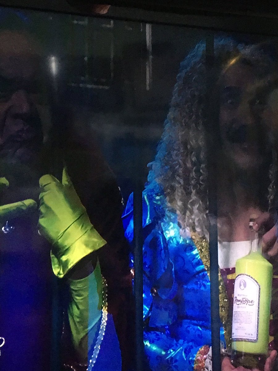 Yo también quiero rompope

#Vecinos

<a href="/Vecinosoficial/">Vecinos</a> ♥️♥️♥️