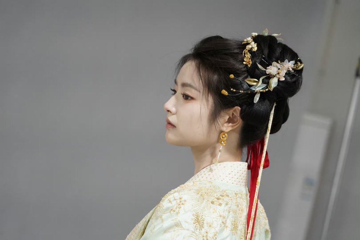 pphanpian20's tweet photo. 😭😭😭😭😭😭😭😭😭😭😭😭😭😭😭😭😭

#徐若晗 #สวีรั่วหาน #XuRuohan
#APillowOfSpringFlower #一枕春华 https://t.co/g7W8mlLe2T