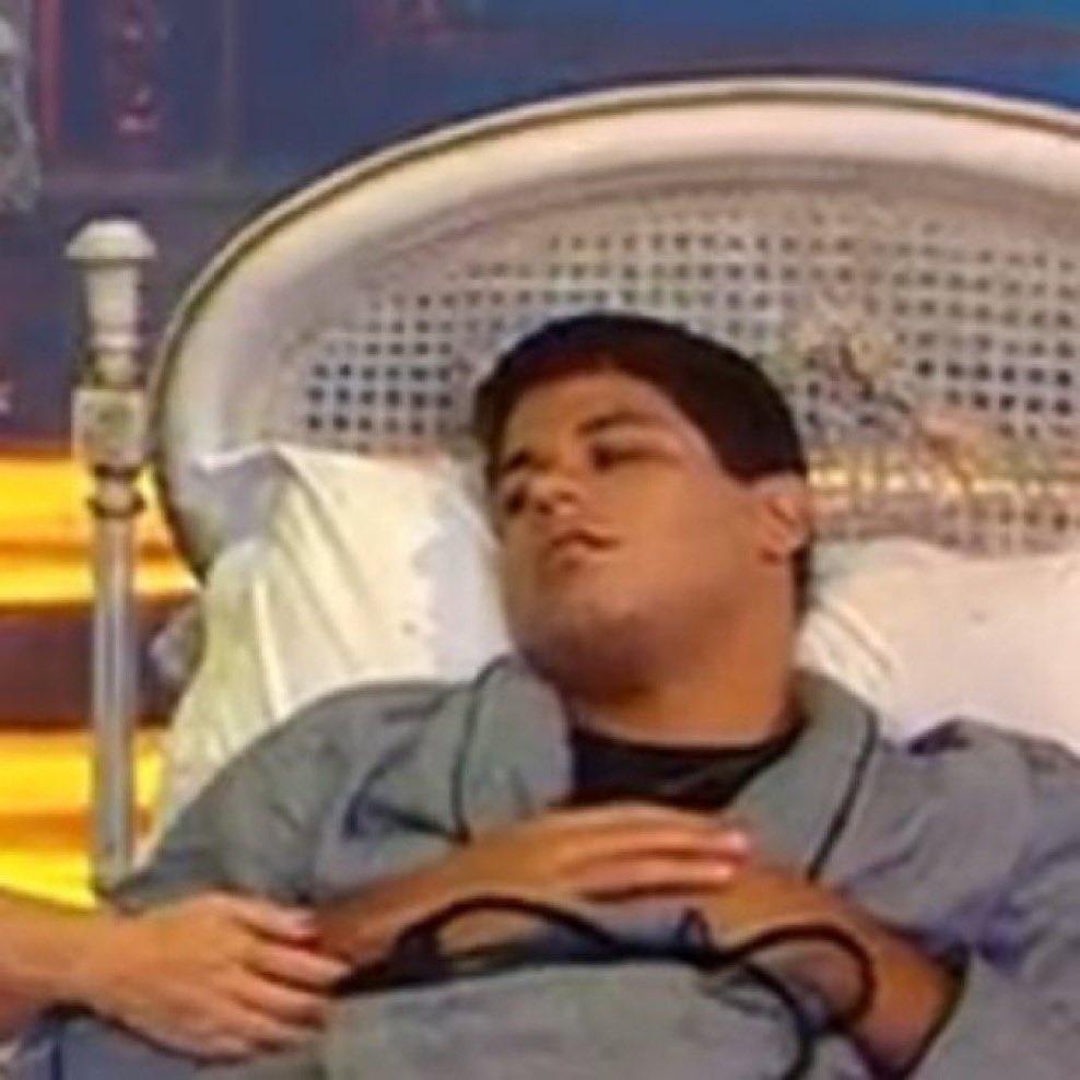 bcquerida's tweet image. Guilherme esperando a Delma abrir o cadeado #BBB25 #provadolíder