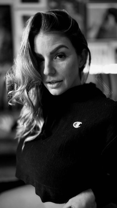 Watch Brooklyn Chase™'s leaked NSFW photo on TwXstars