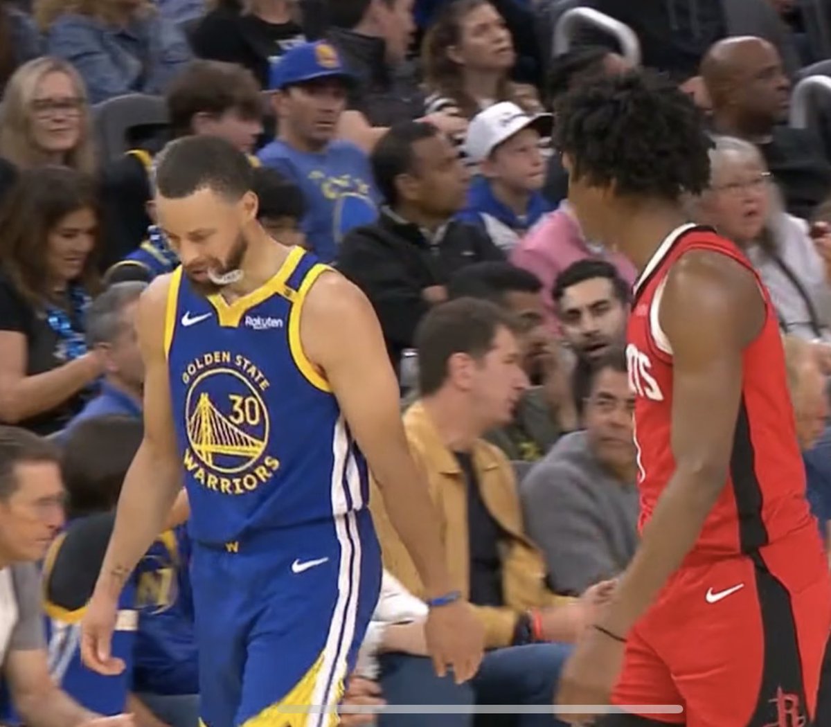 funakistats's tweet photo. Steph Curry’s last 4 games…

52 PTS vs MEM
37 PTS vs LAL
36 PTS vs DEN
3    PTS vs Amen Thompson 

NBA All-Defensive First Team 🔒 https://t.co/37ISAuCJWg