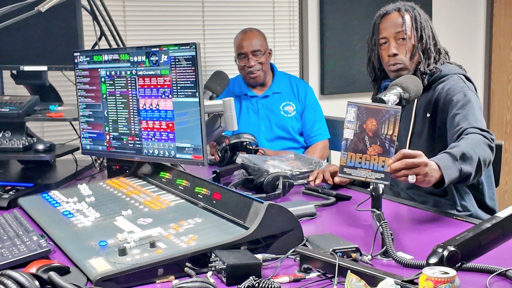 The Sac Report Magazine 27th Issue... Get yours!!! 

Salute to the brother's at 97.5 KDEE Hip-Hop After Dark segment for allowing me to tell my story!!

New Album Elevation will be available on <a href="/even_biz/">EVEN</a>  April 11th #JoinNow why wait 🤷🏿‍♂️ get it now!! 
.
.
even.biz/artists/mak7te…