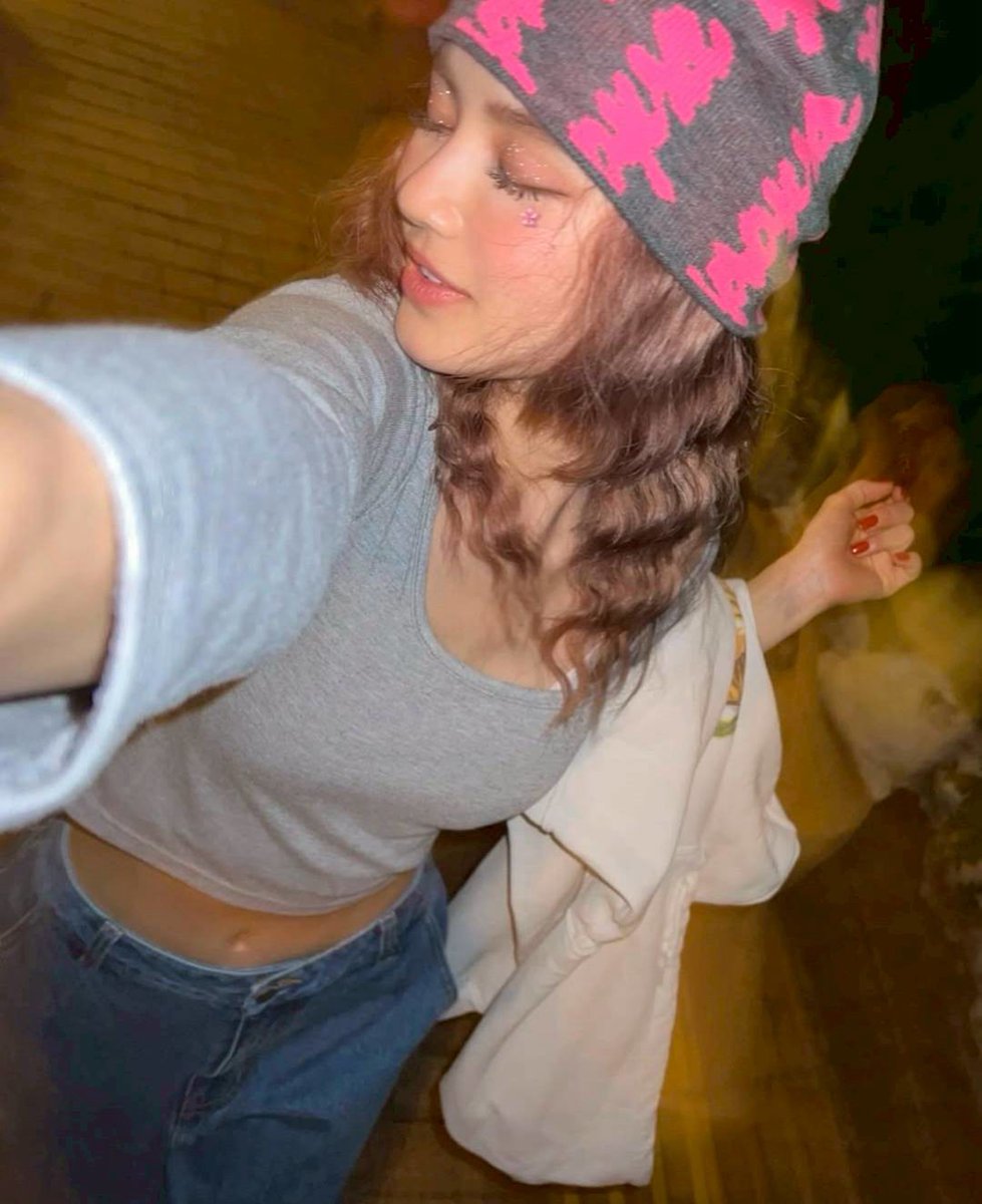Veronica0411V's tweet photo. It suits you so well🥺
#Danielle #DanielleJuneMarsh
#ダニエル #다니엘 #모지헤
#MHDHH #NJZ #NewJeans https://t.co/8DaDjURVaT