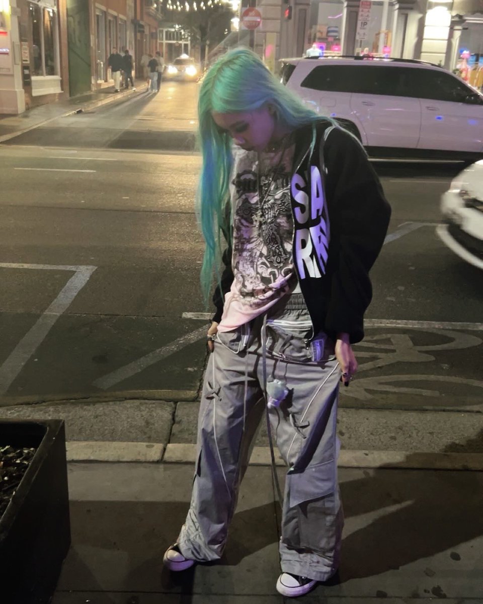 perishforpluto's tweet photo. #RetweetToManifest #selfie #thirsttrap
#LikeThisTweet #twitterfam #viralpost
#BoostThisPost https://t.co/XEieGUAdHr