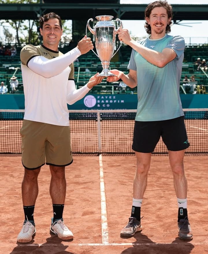 Not_Esportivas's tweet photo. ATP!
Parabéns aos duplistas campeões, o brasileiro Fernando Romboli🇧🇷 e o australiano John Patrick Smith🇦🇺 que conquistaram o @atptour 250 de @mensclaycourt, conquistando o primeiro título no ano e na carreira juntos
#ATP #ATP250 #tennis #USClay #FernandoRomboli #JohnPatrickSmith https://t.co/1oTTo1lwAY
