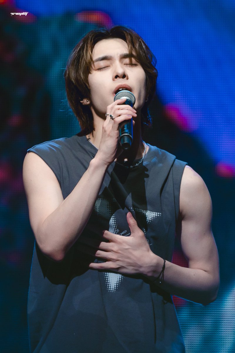 hghdry's tweet image. ohhh grrrr those muscles