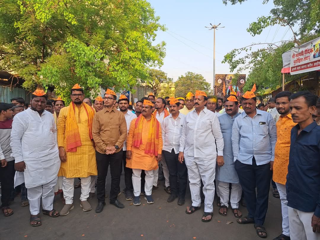 NarendraKale45's tweet photo. जय श्रीराम !🙏🏻🚩

आज श्रीराम युवासेना यांच्या वतीने श्रीराम नवमी निमित्त आयोजित करण्यात आलेल्या शोभा यात्रेत सहभागी झालो. यावेळी उपस्थित सर्वांना श्रीराम नवमी निमित्त शुभेच्छा दिल्या.
शोभायात्रेमध्ये "जय श्री राम" "प्रभू श्री रामचंद्र की जय"अशा घोषणांनी संपूर्ण परिसर राममय झाला. https://t.co/AyuM2r39Qw