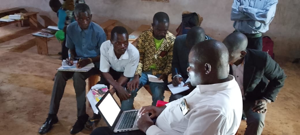 martenvisser's tweet photo. Een training van #GlobalRize #internetzending in Mozambique. https://t.co/sXCKy9bawp