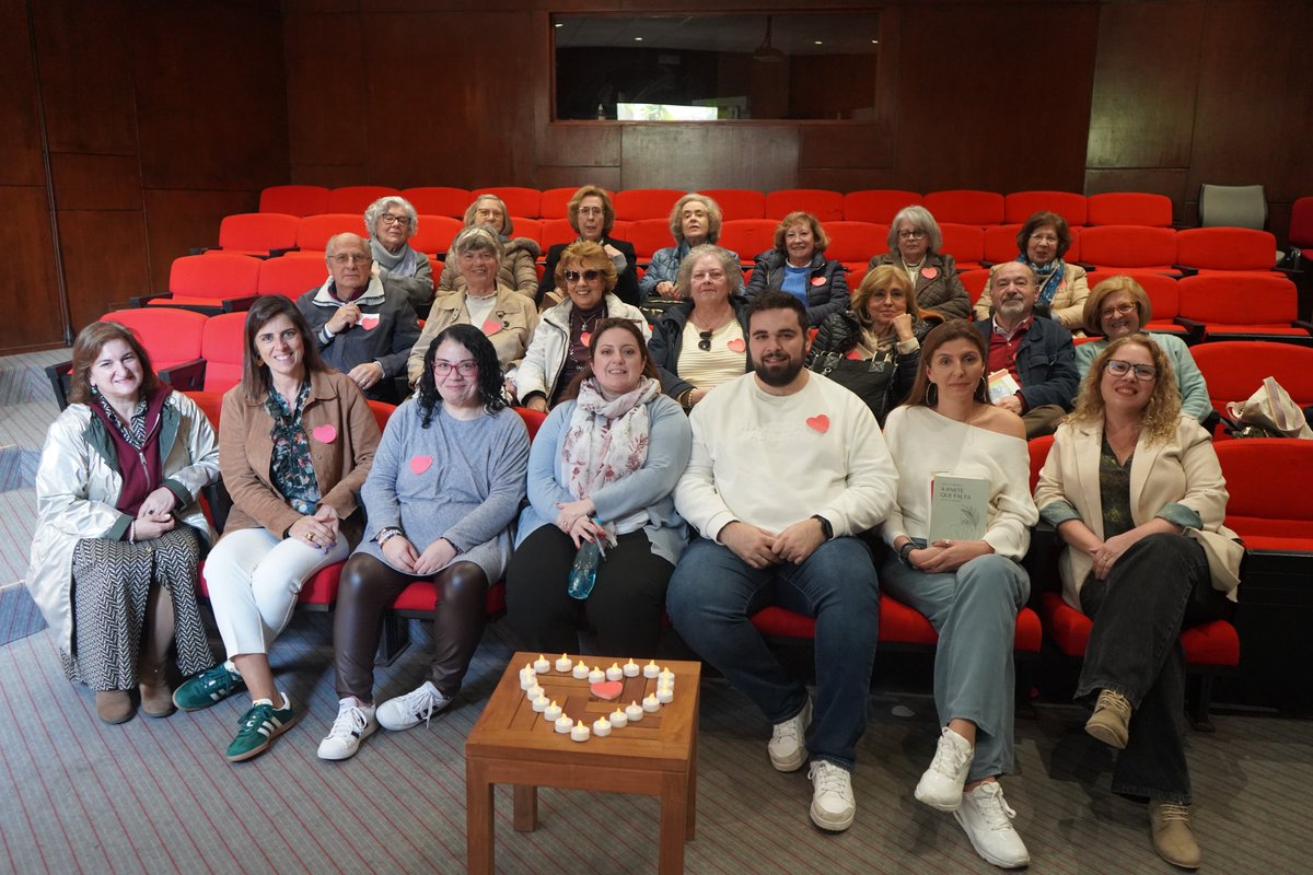Our Managed Services team shared an afternoon of poetry with the senior community at Centro Sagrada Família in Algés. ✨

A moving exchange of words, memories, and verses that built a beautiful bridge between generations. 

#InetumWay #CentroSagradaFamilia #B2B2Society