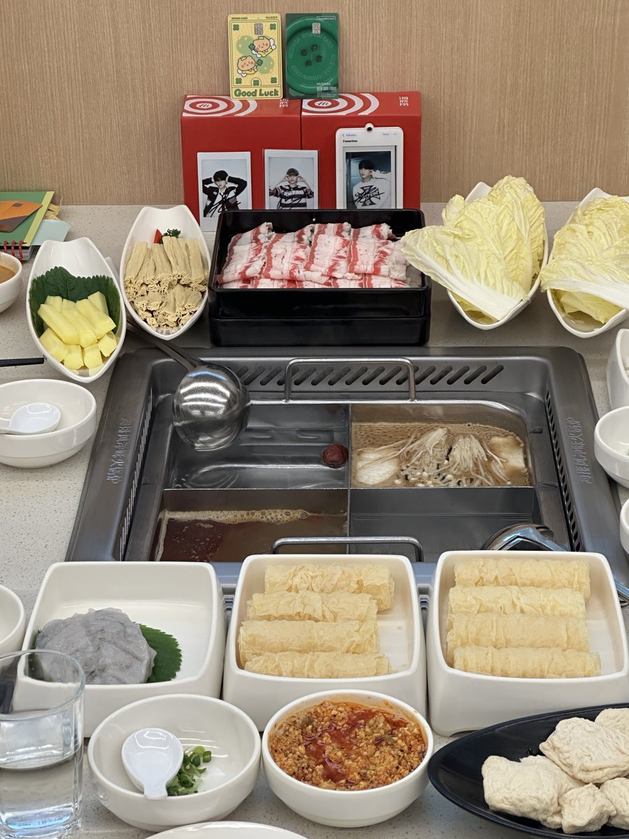 감사히잘얻어먹엇습니다...♡
휘가 성준팬 성준이가 휘팬 뽑아줌 ㄴㅇㅅ