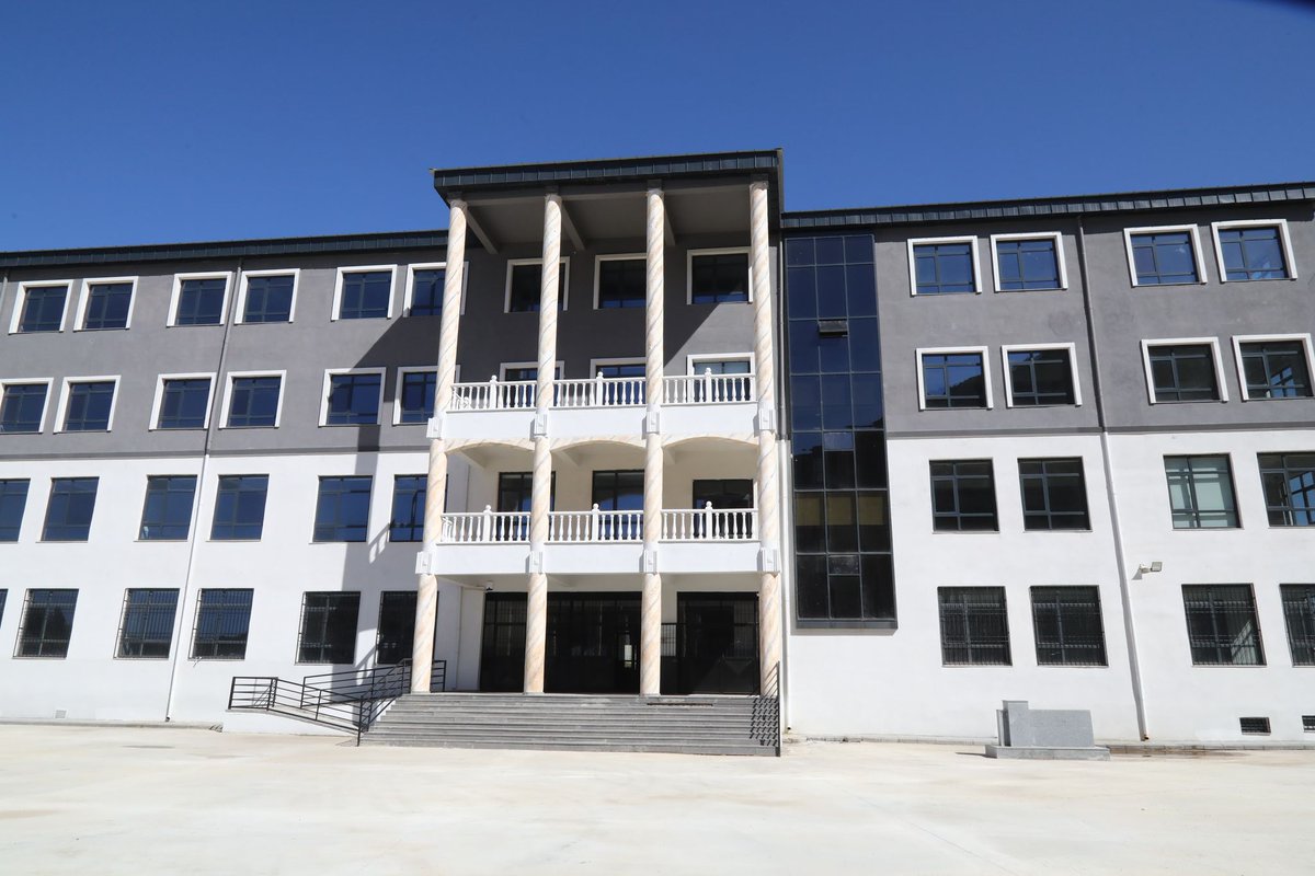 📍AKTOPRAK/ İNŞAAT VE EMLAK HİZMETLERİ👷🏗️🏫

İl Millî Eğitim Müdürümüz Dr. Erdal Kılınç, İl Millî Eğitim Müdür Yardımcısı Fatih Türkhan ve Şehitkâmil İlçe Millî Eğitim Müdürü Mehmet Ali Tiryakioğlu'yla Aktoprak Mahallesi'nde yapımı devam eden okul binasında incelemelerde