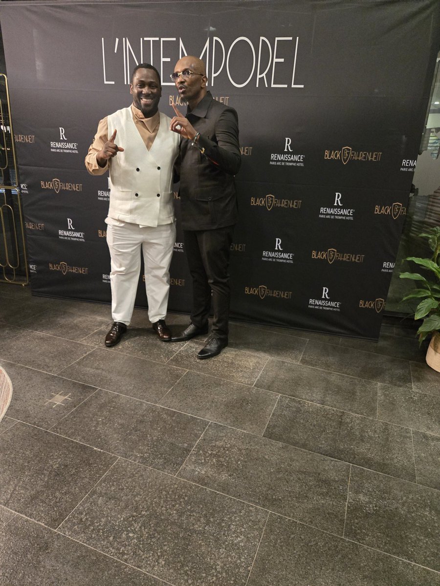 🔥🤝🏾<a href="/BLAKFAHRENHEIT/">BLACK FAHRENHEIT</a>🔥🤝🏾
Bonheur immense d'avoir assité à l'événement #BlackFahrenheit
Merci à <a href="/mulumbajam/">FreddyMulumba KABALA</a> pour la célébration de l'excellence et de la diversité. Heureux d'avoir retrouvé :
🤝🏾 <a href="/babelafasoni/">Babela</a>
🤝🏾 #MarienNgombé 
🤝🏾 @ParfaitOKITO 
🤝🏾 <a href="/NtumbaBiayi/">Biayi</a>
#UniredWeStand